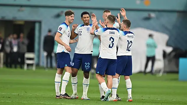8 gollü maçta kazanan İngiltere