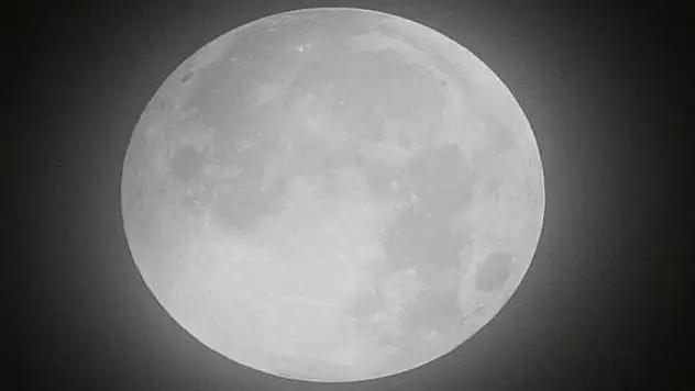 NASA Ay'da yaşam için tarih verdi