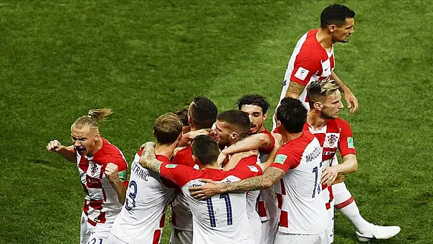 Dünya Kupası'nın son finalisti ilk maçına çıkıyor