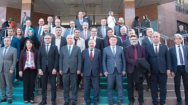 Selçuk Üniversitesi'ne YÖKAK kurumsal akreditasyon belgesi