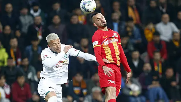 Konyaspor defansı hem savundu hem gol attı