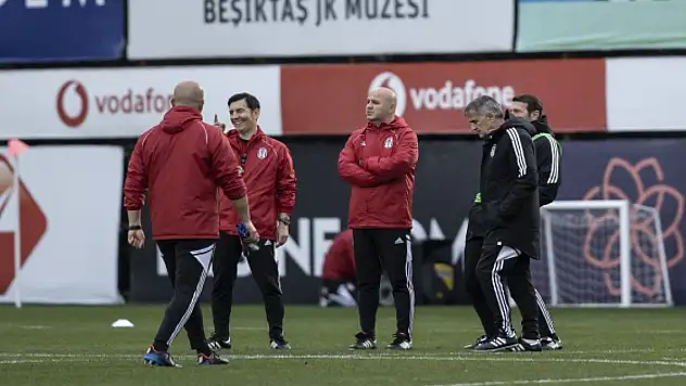 Şenol Güneş, savunma için iki ismi düşünüyor