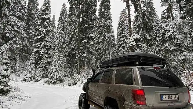 Karabük'te kar kalınlığı 10 santimetreye yaklaştı