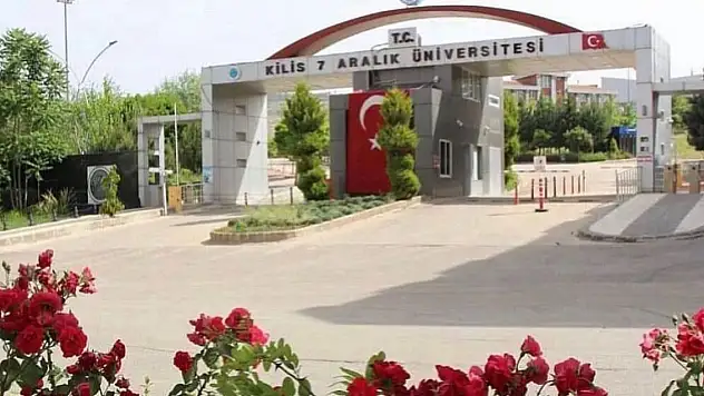 Üniversiteye yeni dekanlar atandı