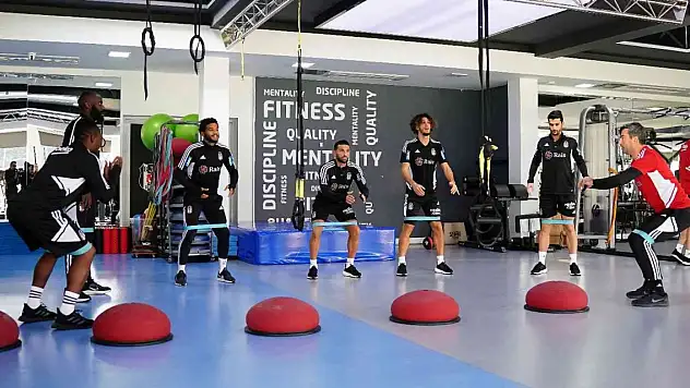 Beşiktaş salonda çalıştı