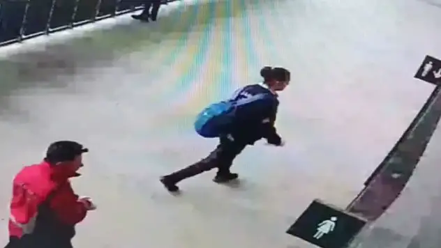 Suç aletlerini stada sokanlar kamerada