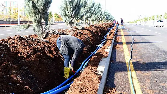 Yeni imar alanlarında refüj ve kavşaklar düzenleniyor