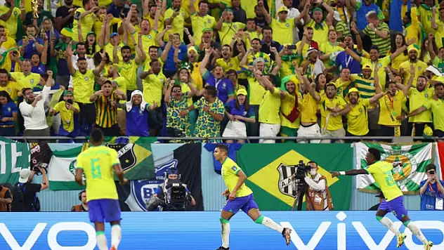 Brezilya, Casemiro'yla turladı