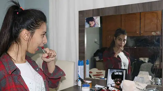 Okumayı 21 yaşında öğrenen Ceren'in en büyük hayali...