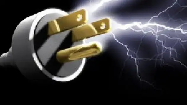 Elektrik akımına kapılan kadın öldü