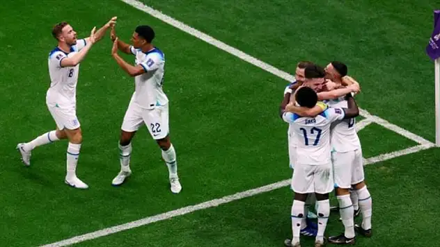 İngiltere rahat turladı