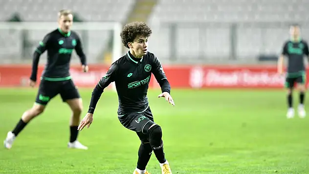 Konyaspor'da gençler göze girmeye çalışıyor