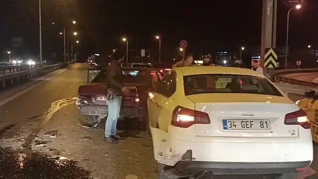 Meydana gelen zincirleme trafik kazası trafiği felç etti