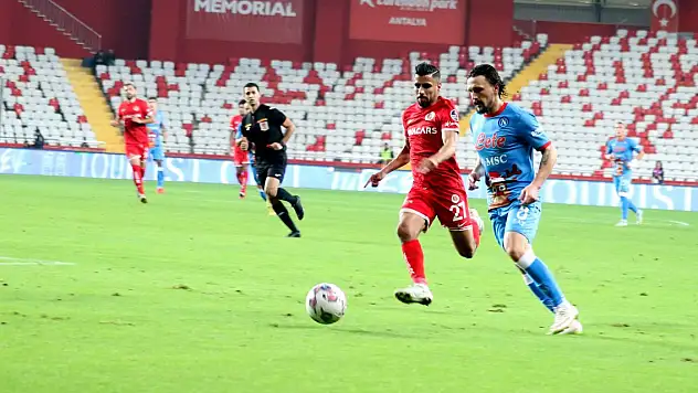 Antalyaspor, hazırlık maçında Napoli'ye 3-2 kaybetti