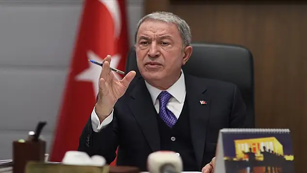 Bakan Akar: 'Yarınlarının iyi olmasını isteyenleryanlışlarından dönmelidirler'