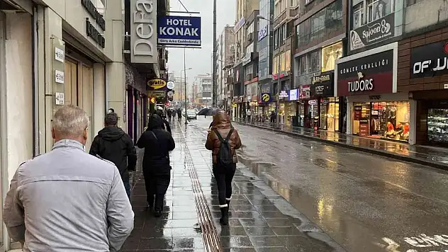 Yağmura hazırlıksız yakalandılar