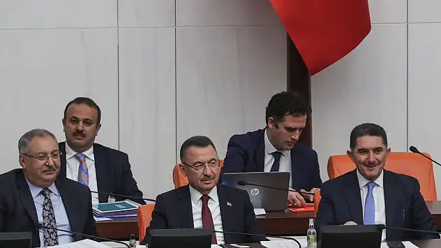Cumhurbaşkanı Yardımcısı Fuat Oktay Meclis'te duyurdu