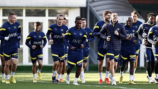 Fenerbahçe sezonun ikinci bölüm hazırlıklarını sürdürüyor