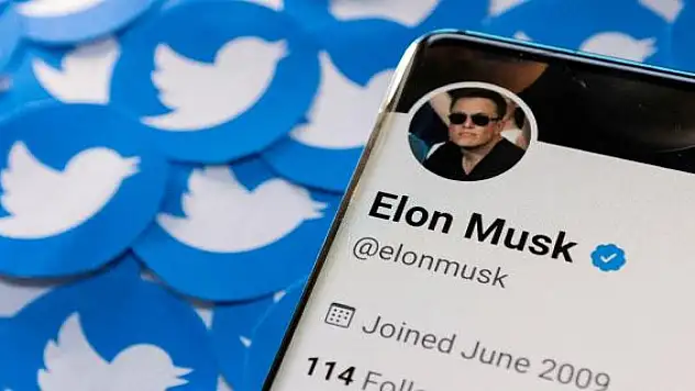 Elon Musk, Twitter'daki geleceğini halk oylamasına sundu