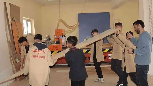 Fabrika gibi okul!  Cirosu kıskandırıyor