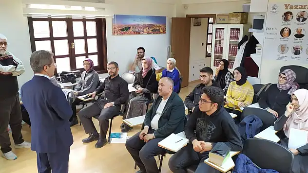 Yazarlık Atölyesi ilk dersini tamamladı