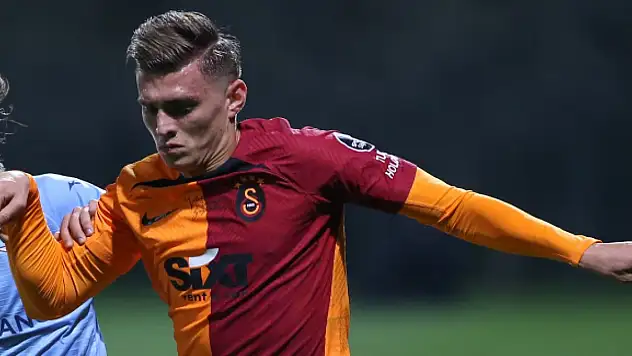 Galatasaray'a Kazımcan Karataş'tan kötü haber