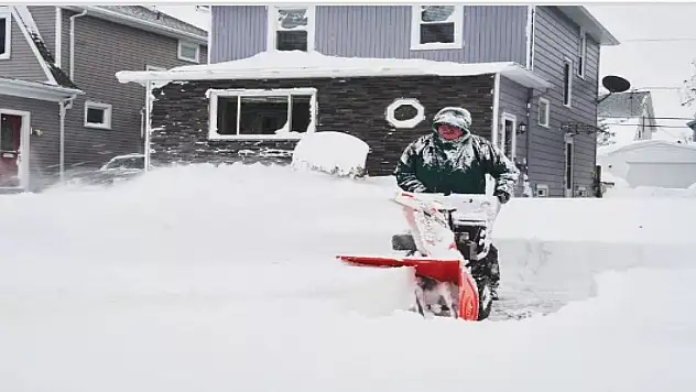 Üç ülke buz kesti! 57 kişi hayatını kaybetti