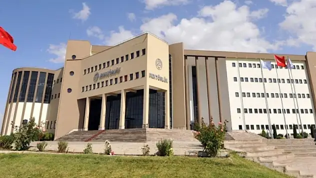 Erciyes Üniversitesi 2 adet sürekli işçi alımı yapacak