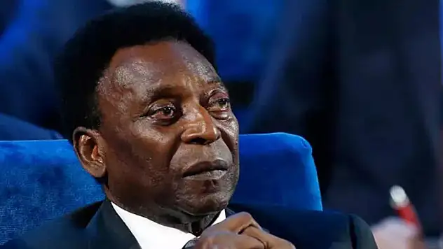 Dünyaca ünlü eski futbolcu Pele hayatını kaybetti