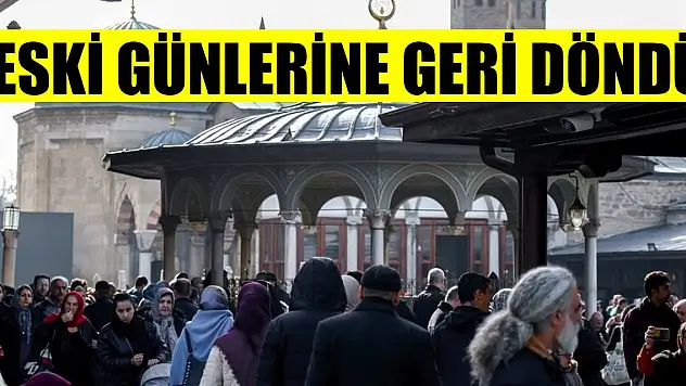 Konya Mevlana Müzesi eski yoğun günlerine geri döndü