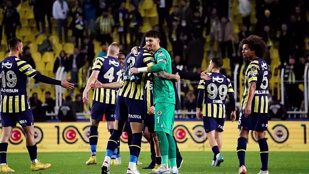 Altay Bayındır: '100. yılda şampiyonluk en çok bize yakışır'