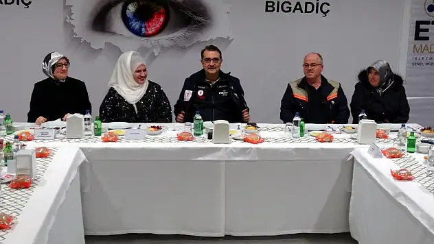 Bakan Dönmez, bor işçileri ile birlikte 2023'e girdi