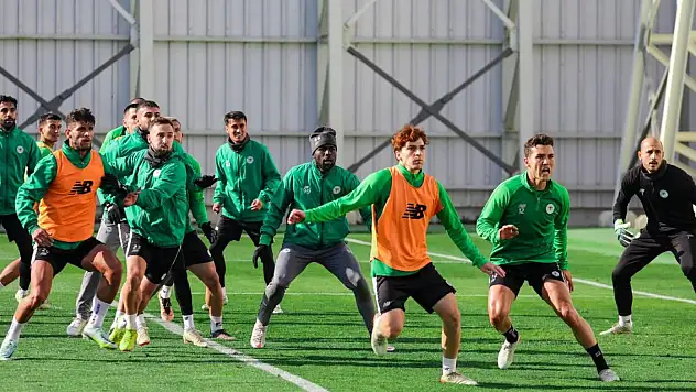 Konyasporlu futbolculardan 2023 mesajı