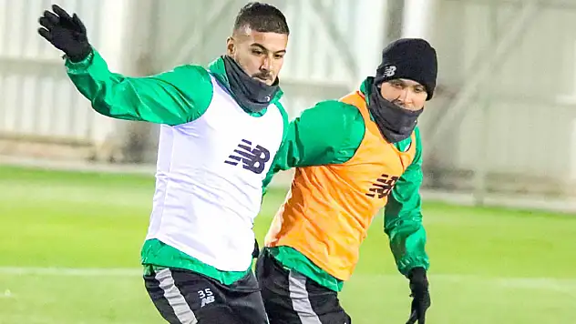 Konyaspor'da 2 futbolcu kart sınırında