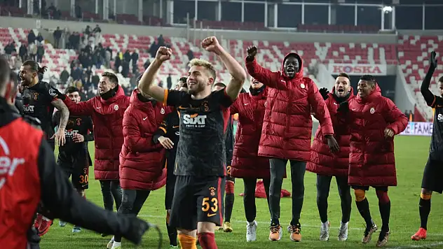 Lider Galatasaray'da hedef Fenerbahçe derbisine lider çıkmak