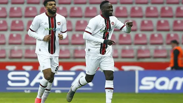 Karagümrük gol oldu yağdı