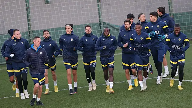 Fenerbahçe, Galatasaray hazırlıklarına devam etti