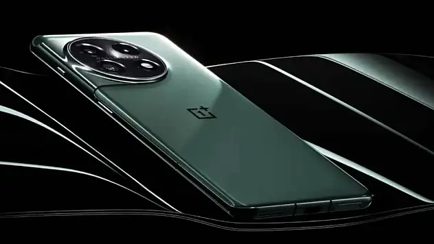 2023'ün İlk Amiral Gemisi Telefonu Geldi: Bomba Özellikler Sunan OnePlus 11 Tanıtıldı