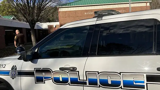 6 yaşındaki bir çocuk, öğretmeni silahla vurdu