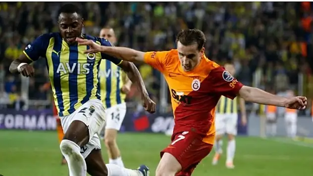 İrfan Can Kahveci'ye derbide kırmızı kart