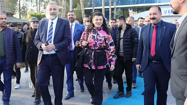 Konyalı Cumhurbaşkanı Başdanışmanı aşiretlerle görüştü