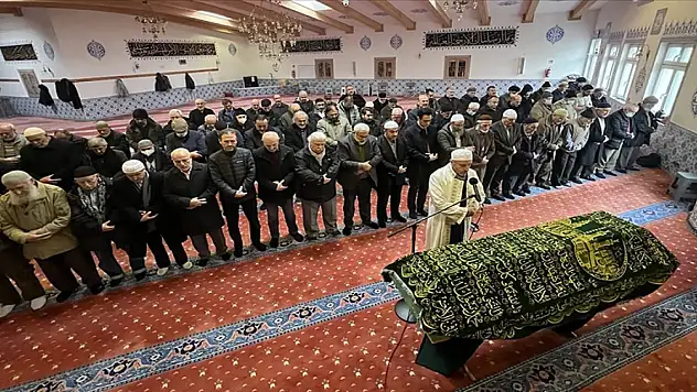 Yazar Yaşar Kaplan'ın cenazesi Türkiye'ye gönderildi