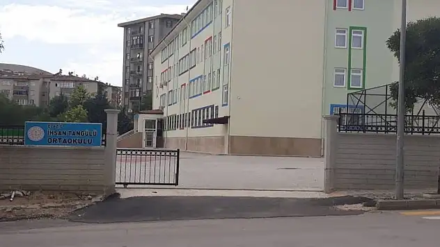 2'nci kattan atlayan ortaokul öğrencisi ağır yaralandı