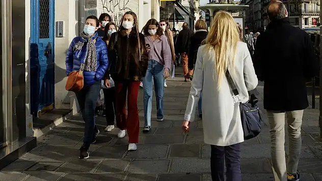 Fransız hükümeti emeklilik yaşını 64'e çıkaracak