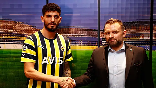 Samet Akaydin resmen Fenerbahçe'de