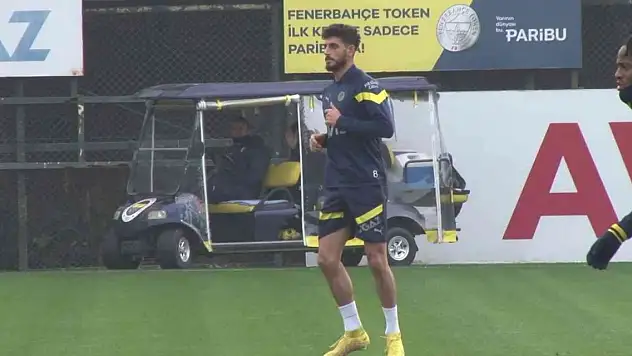Fenerbahçe'nin yeni transferi Samet Akaydin ilk antrenmanına çıktı