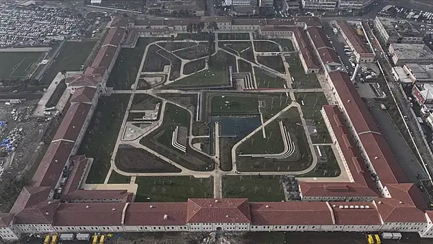 İstanbul'un en büyük, Avrupa'nın sayılı kütüphanelerinden biri olacak, yarın açılacak