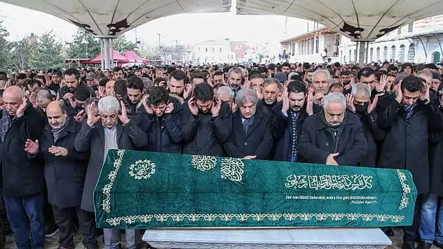 Sanatçı Burhan Çaçan, son yolculuğuna uğurlandı