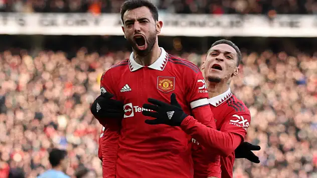 Premier Lig'de Manchester derbisinde kazanan United!