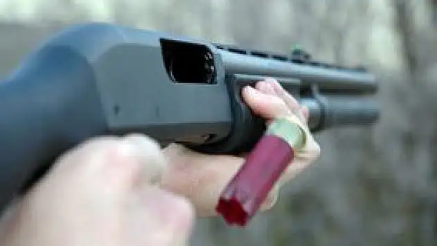 Halk pazarında 'pompalı tüfek' paniği